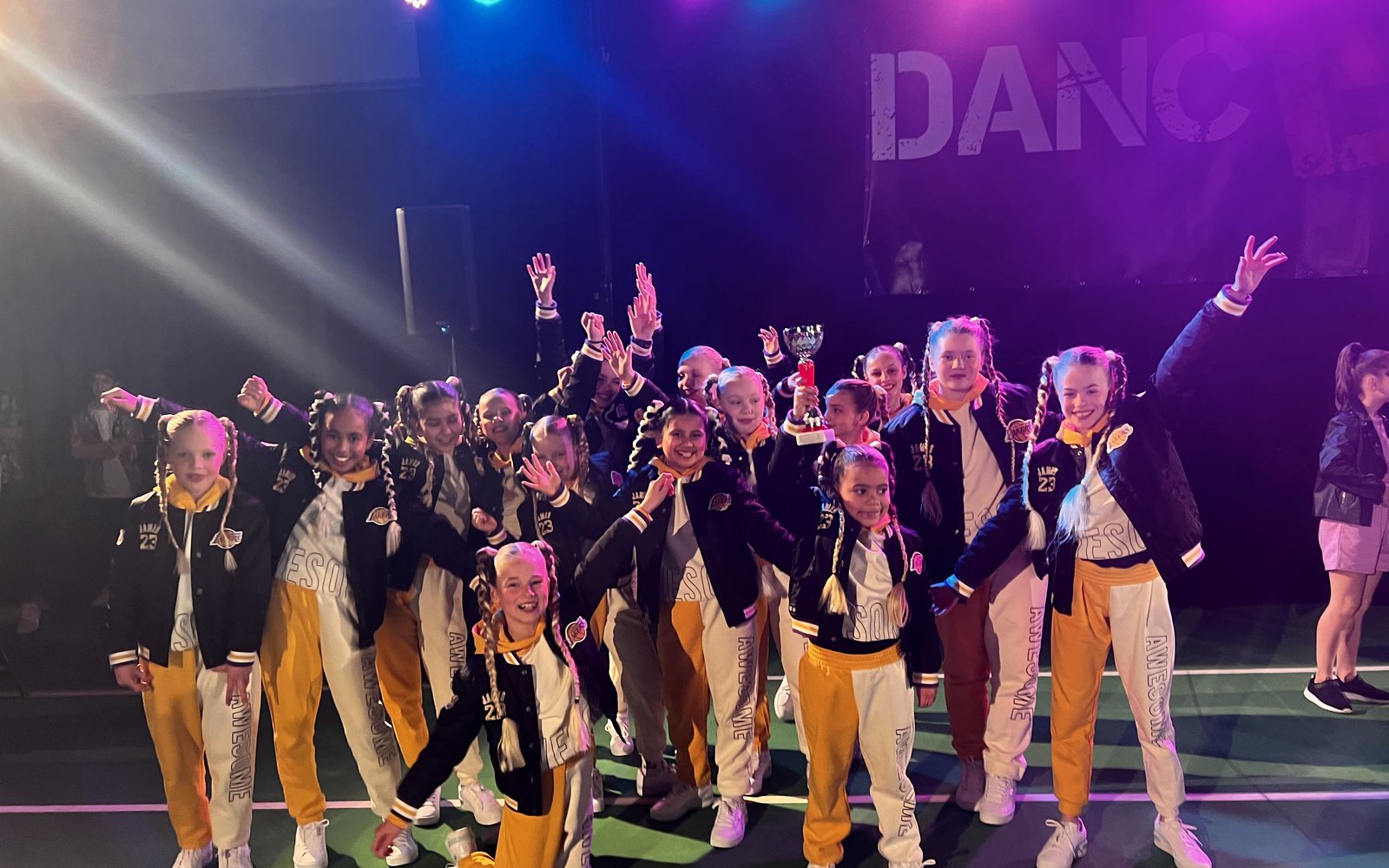 Eyecatcher-dansers tijdens een optreden